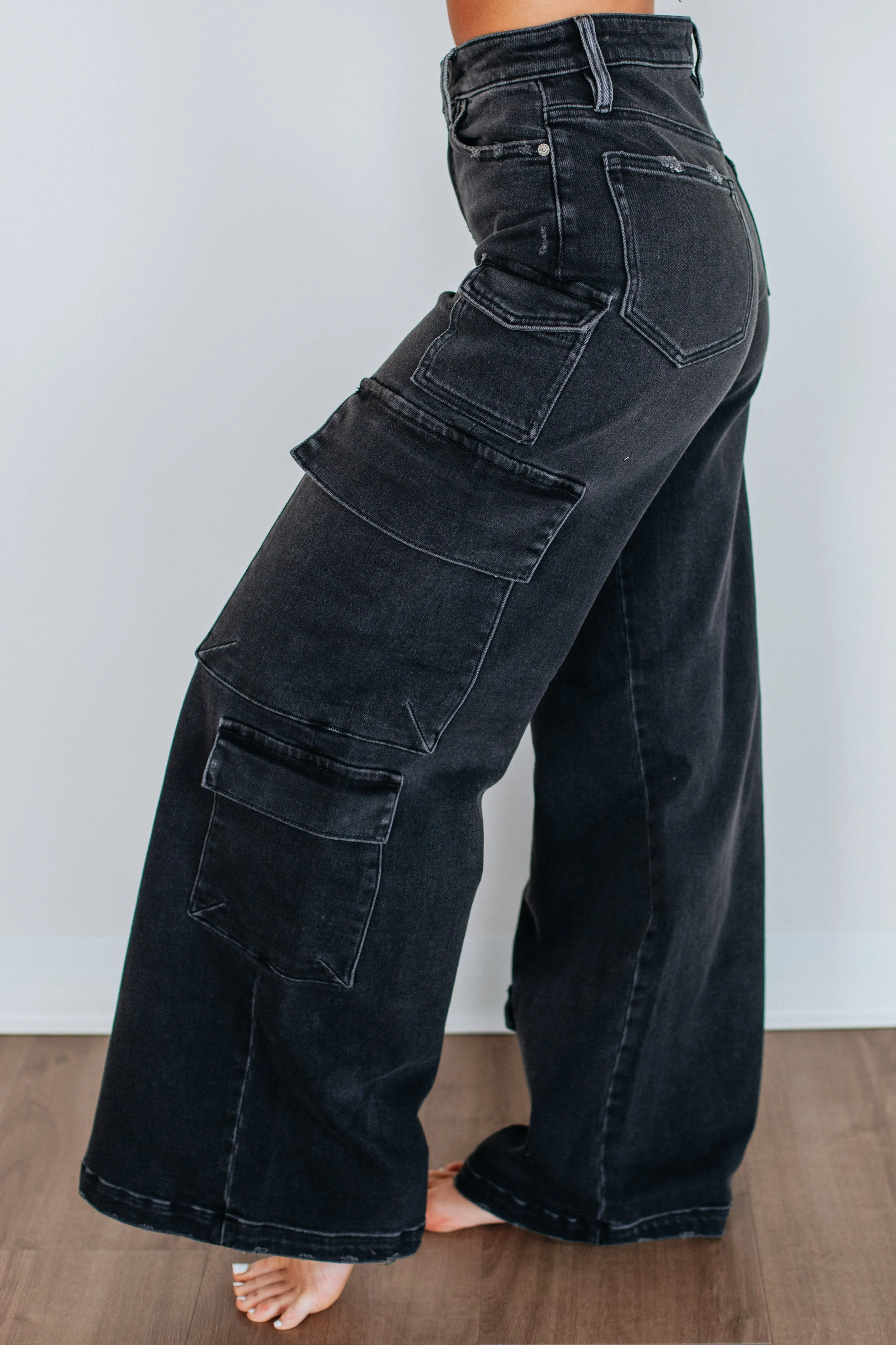 Nori Hidden Cargo Jeans - Vintage Black