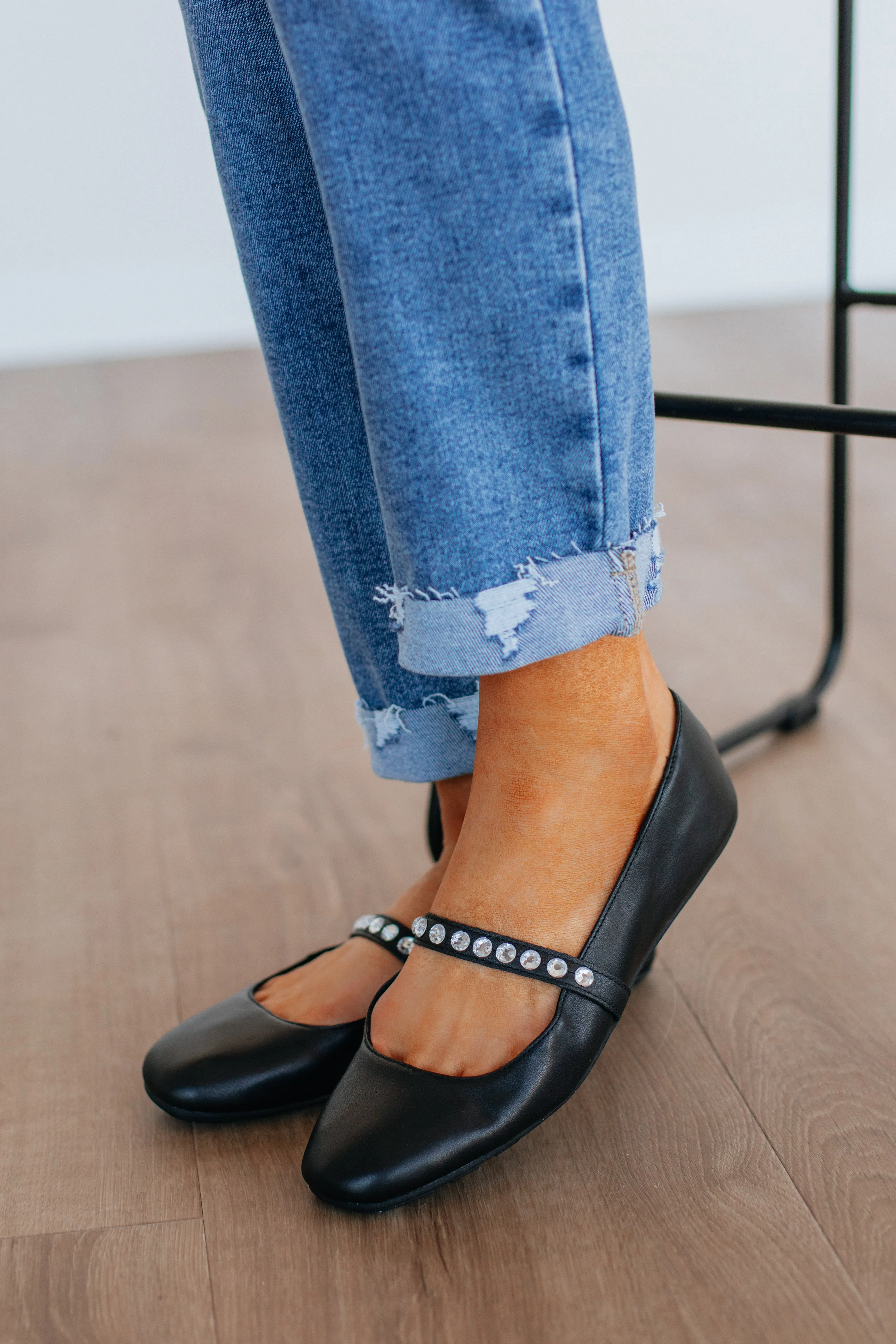 Setting Things Straight Ballet Flats - Black