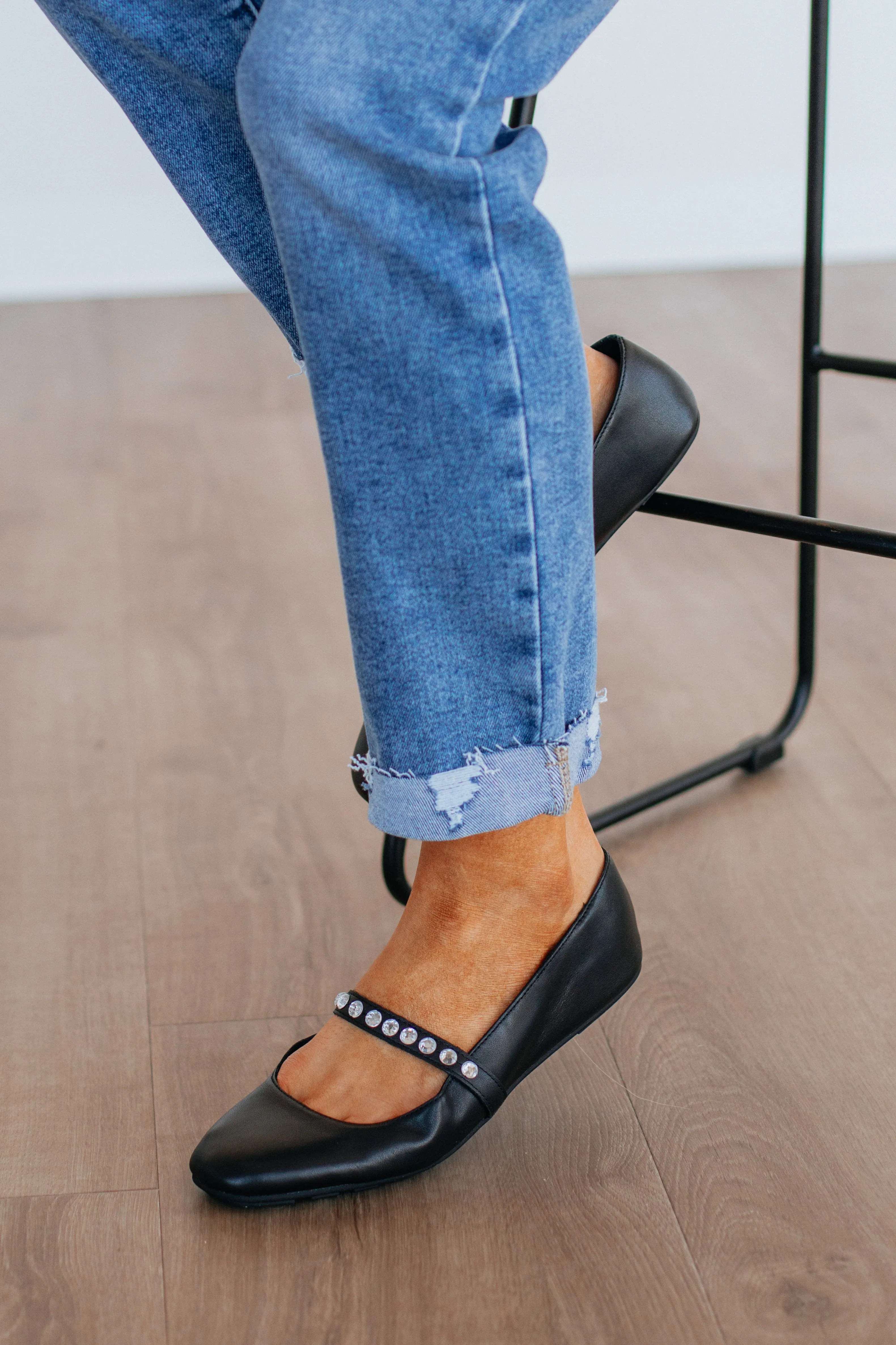 Setting Things Straight Ballet Flats - Black