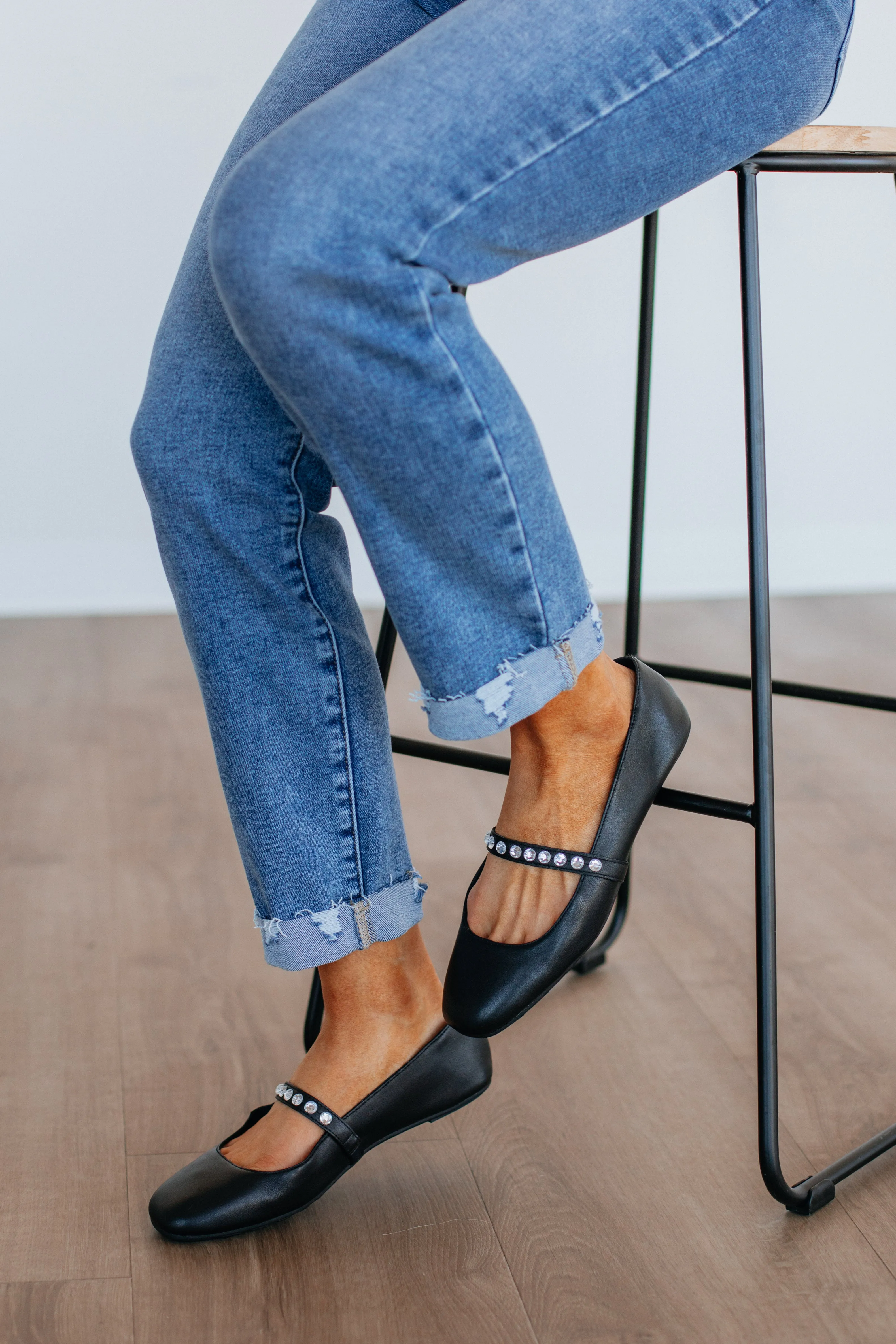 Setting Things Straight Ballet Flats - Black